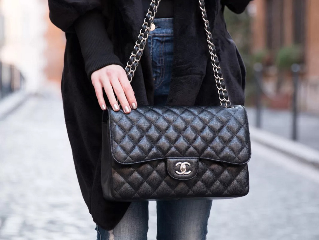 Top Tips to Choose a Replica Chanel Flap Bag for Ladies Replica Chanel Flap Bag